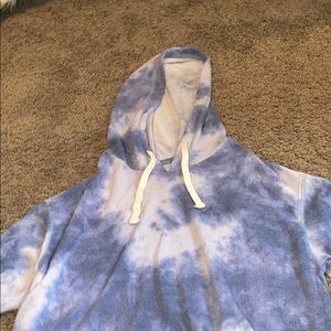 tie die blue hollister sweat shirt